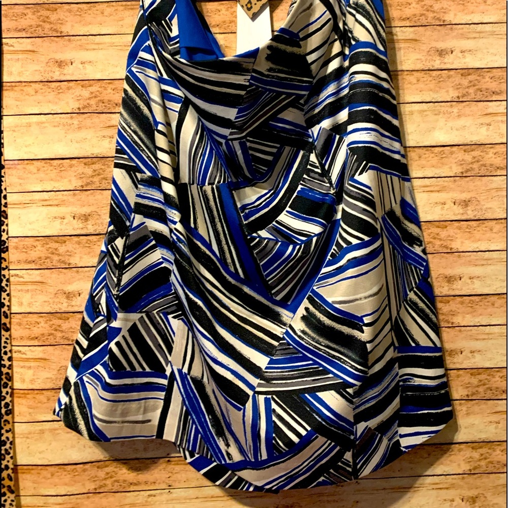 Woman’ Full Figured 20W Abstract Skirt. $22